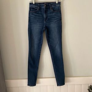 Abercrombie & Fitch dark Blue Jeans